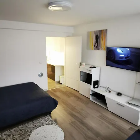 Ema Studio Apartman Karlovac Exterior photo