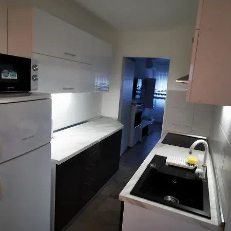 Ema Studio Apartman Karlovac Exterior photo